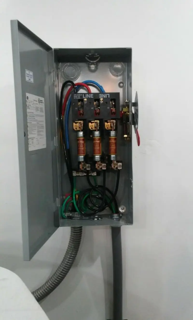 Three-phase disconnect switch installed for Smoke Detector Installation in Contra Costa Centre